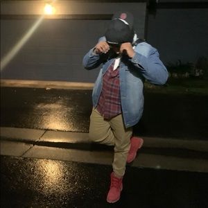 Meet your Posher, Elijah